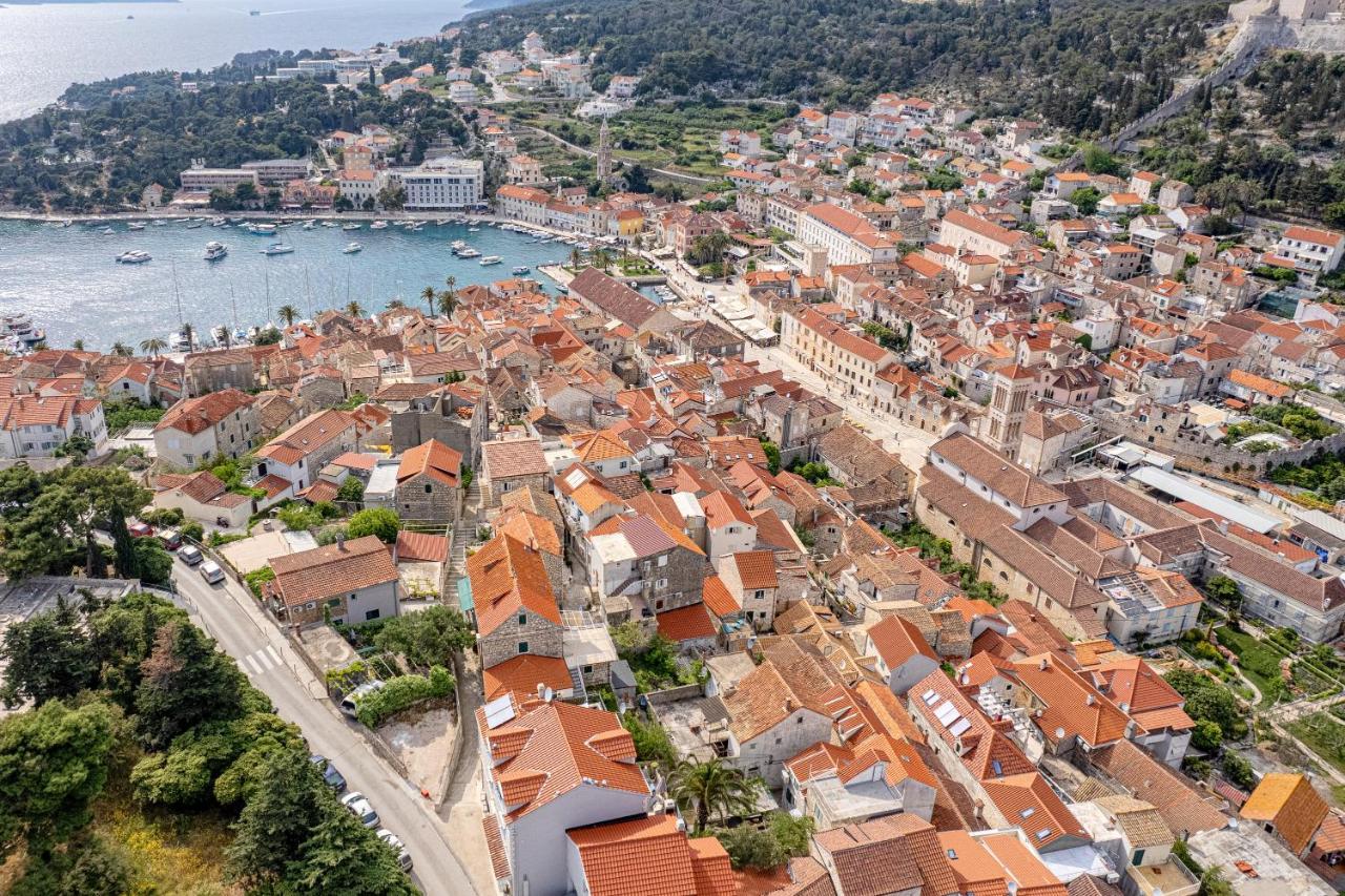 Villa Capitis In The Center- Luxury Apartment With Swimming Pool Hvar Town Extérieur photo