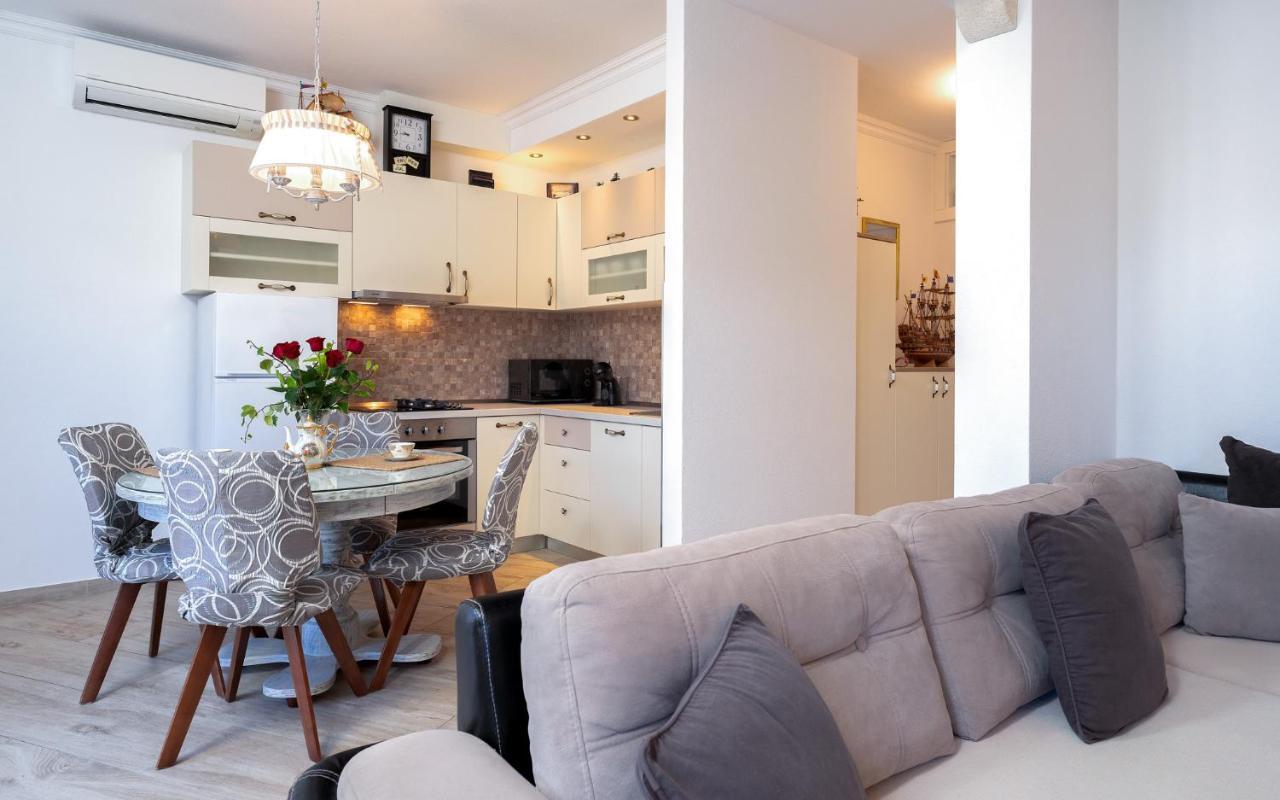 Villa Capitis In The Center- Luxury Apartment With Swimming Pool Hvar Town Extérieur photo