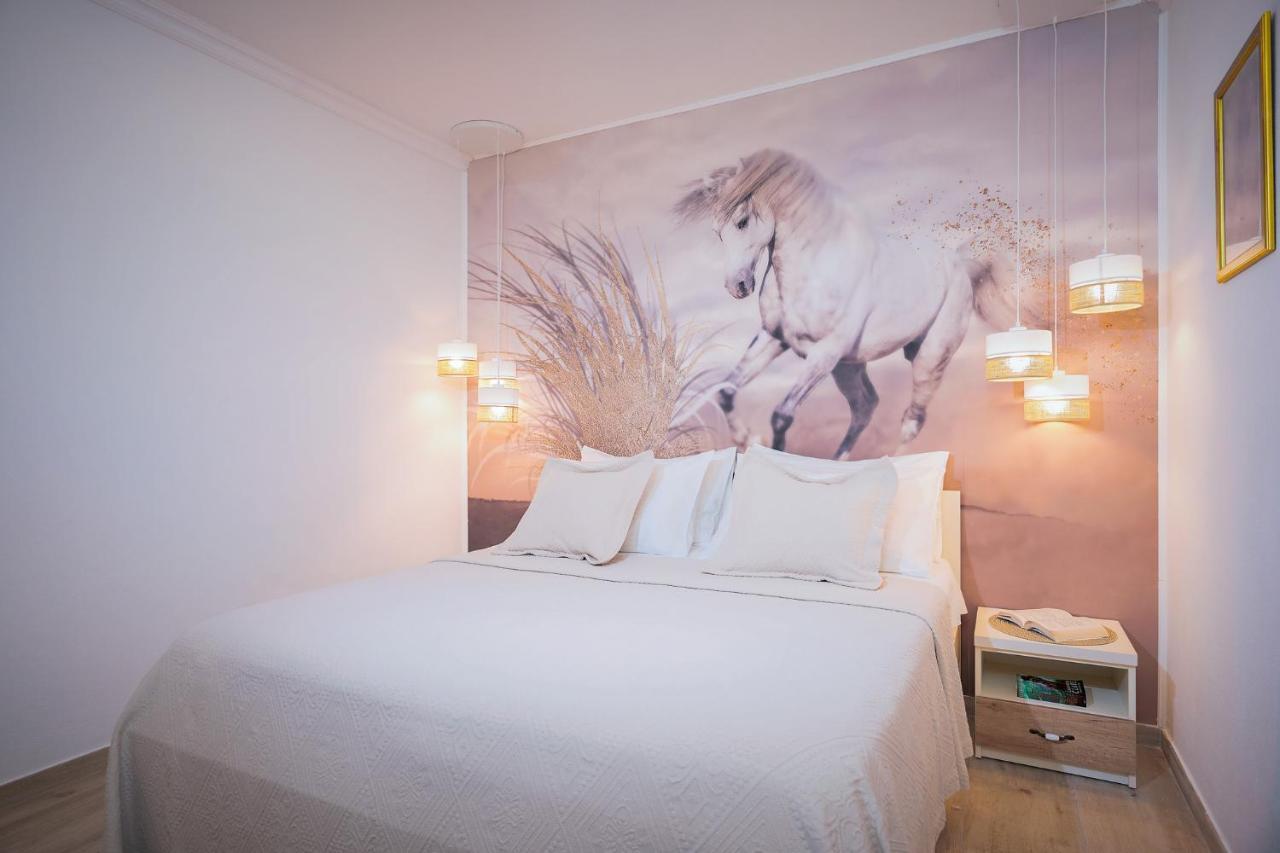 Villa Capitis In The Center- Luxury Apartment With Swimming Pool Hvar Town Extérieur photo
