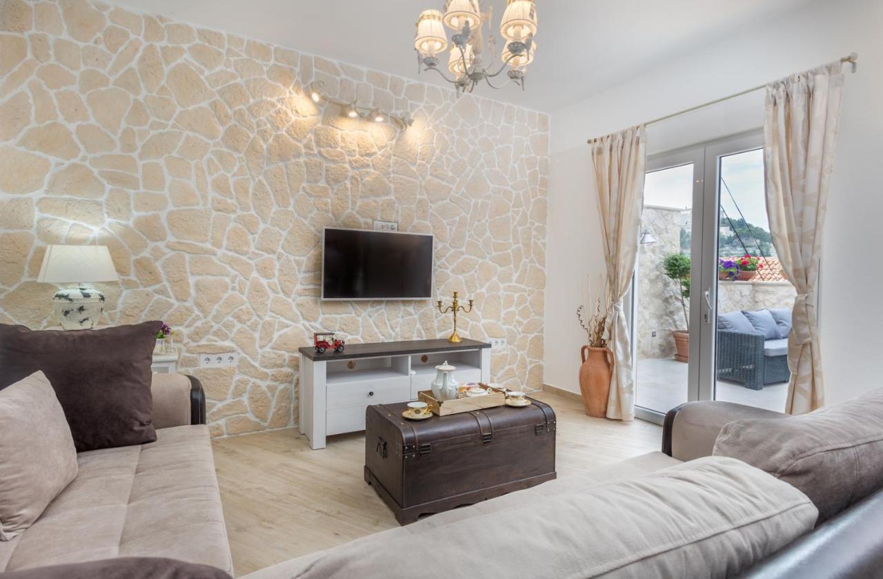 Villa Capitis In The Center- Luxury Apartment With Swimming Pool Hvar Town Extérieur photo