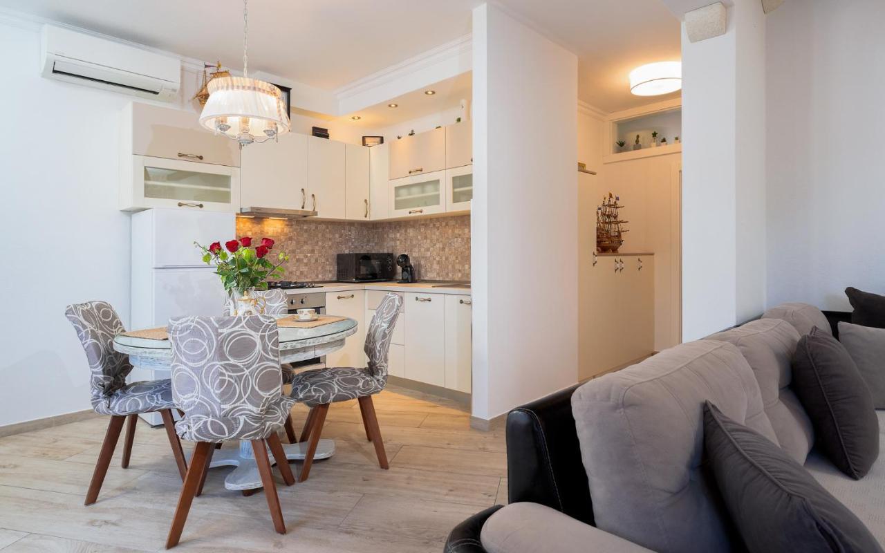Villa Capitis In The Center- Luxury Apartment With Swimming Pool Hvar Town Extérieur photo