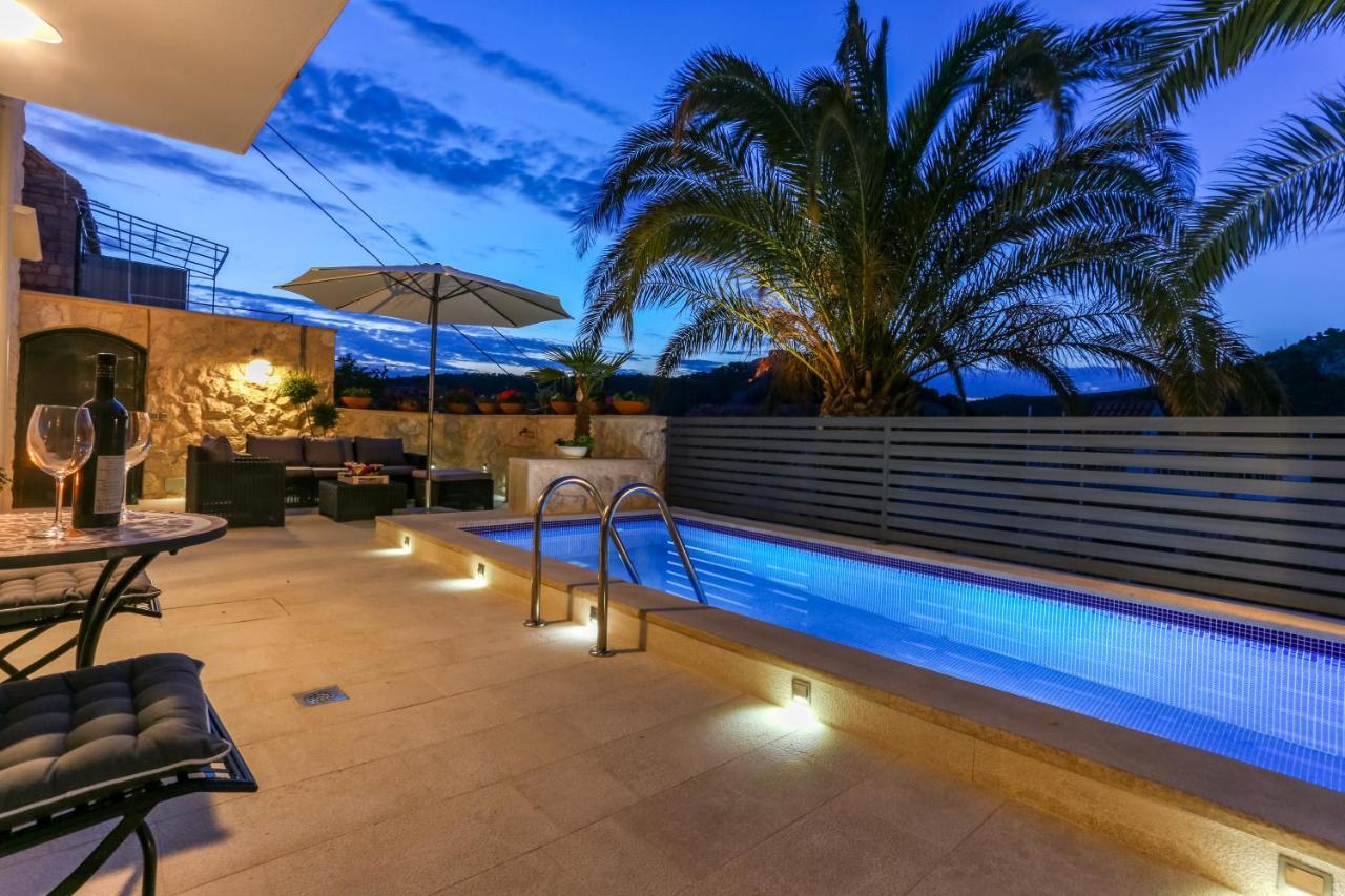 Villa Capitis In The Center- Luxury Apartment With Swimming Pool Hvar Town Extérieur photo