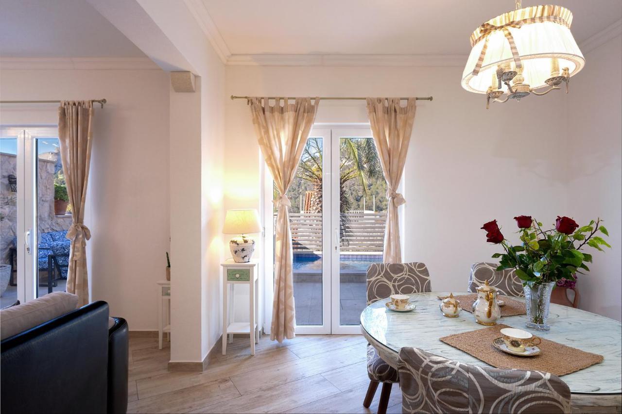 Villa Capitis In The Center- Luxury Apartment With Swimming Pool Hvar Town Extérieur photo