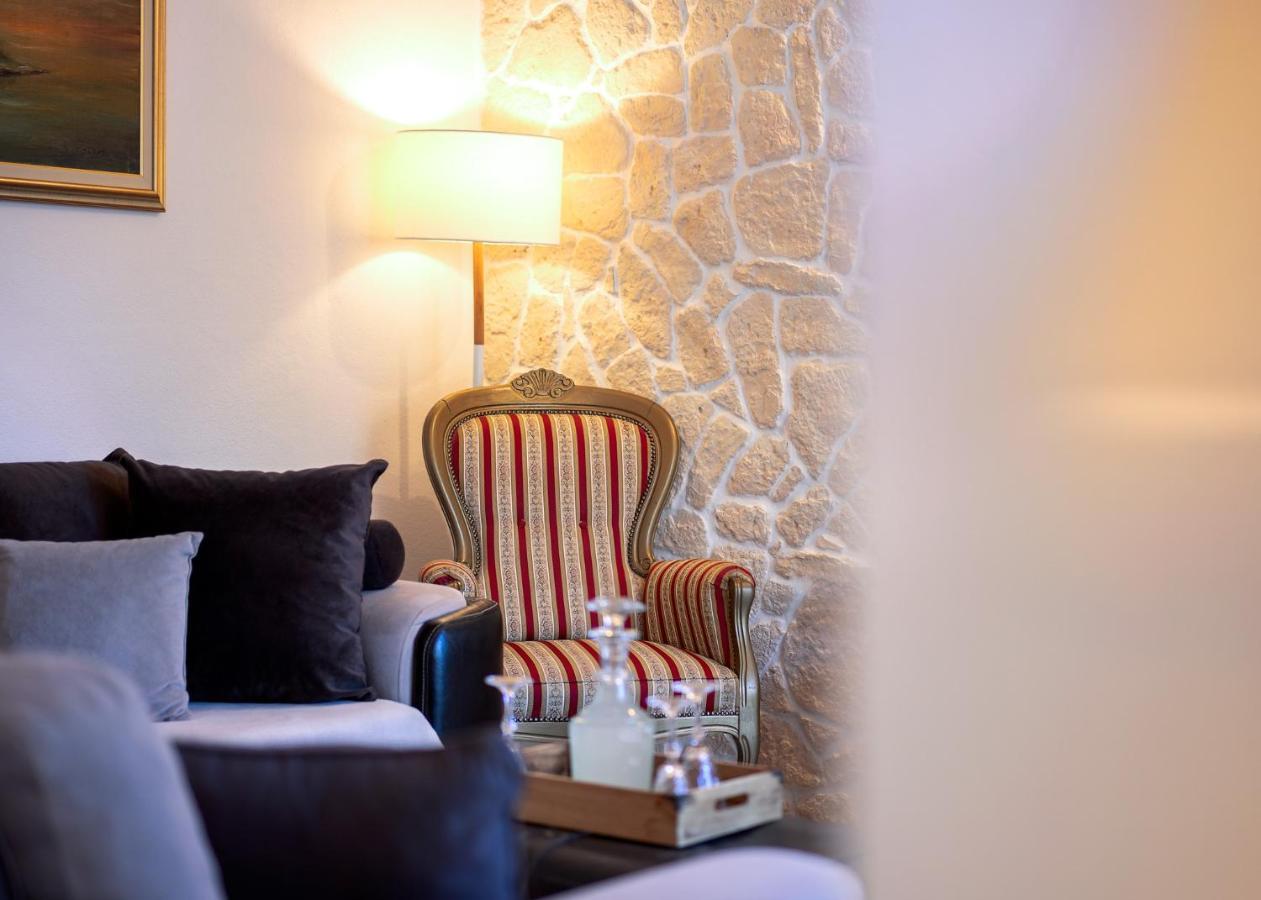 Villa Capitis In The Center- Luxury Apartment With Swimming Pool Hvar Town Extérieur photo