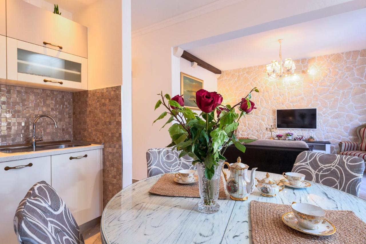 Villa Capitis In The Center- Luxury Apartment With Swimming Pool Hvar Town Extérieur photo