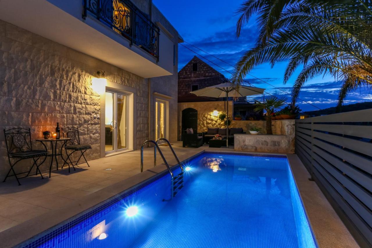 Villa Capitis In The Center- Luxury Apartment With Swimming Pool Hvar Town Extérieur photo